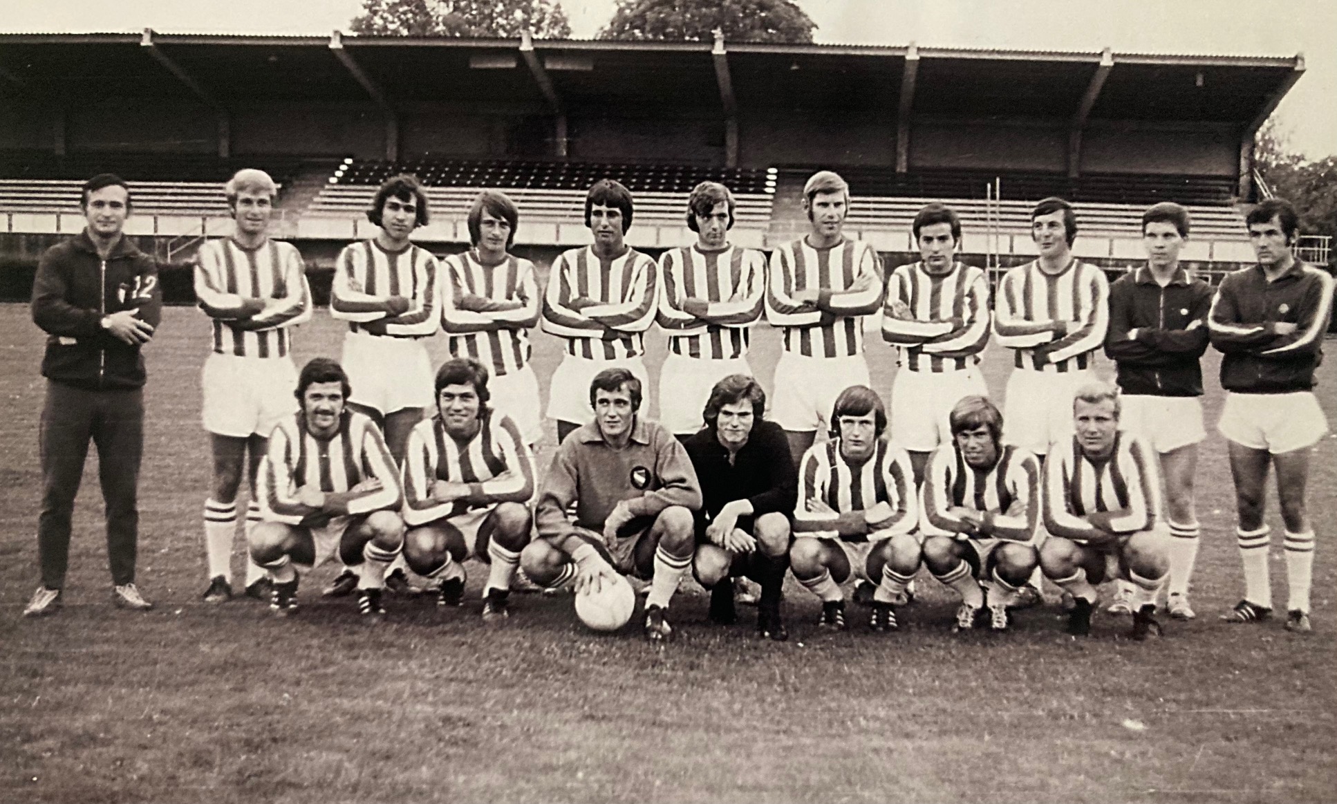 Mannschaftsfoto der ersten Mannschaft des FC Thun aus dem Jahr 1912