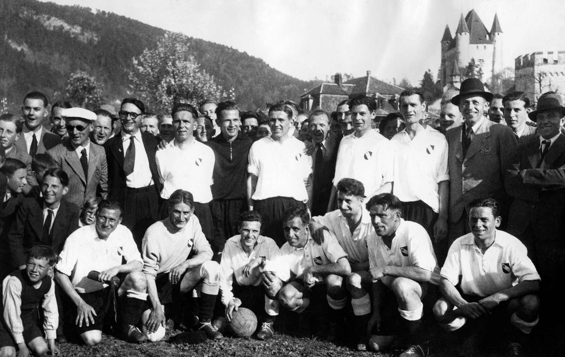Mannschaftsfoto der ersten Mannschaft des FC Thun aus dem Jahr 1912